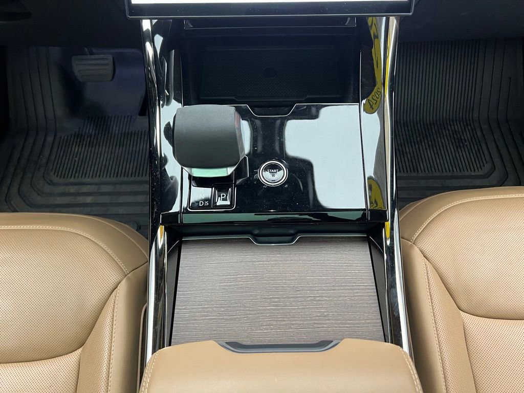 Used 2024 Land Rover Range Rover Sport SE image 11