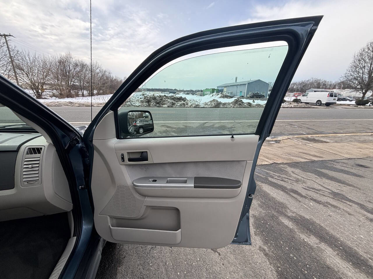 Used 2011 Ford Escape XLT image 17