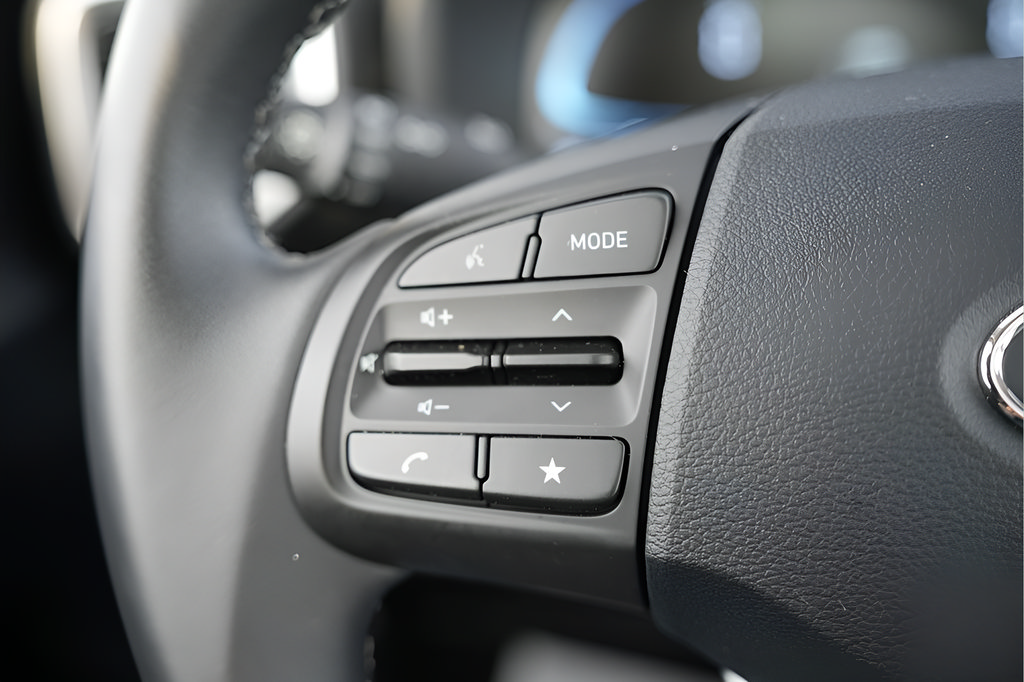 Certified 2026 Hyundai Venue SEL FWD image 25