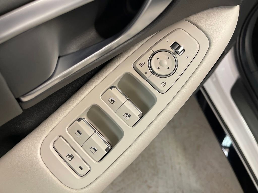 Certified 2024 Hyundai Sonata SEL w/ Convenience Package image 11