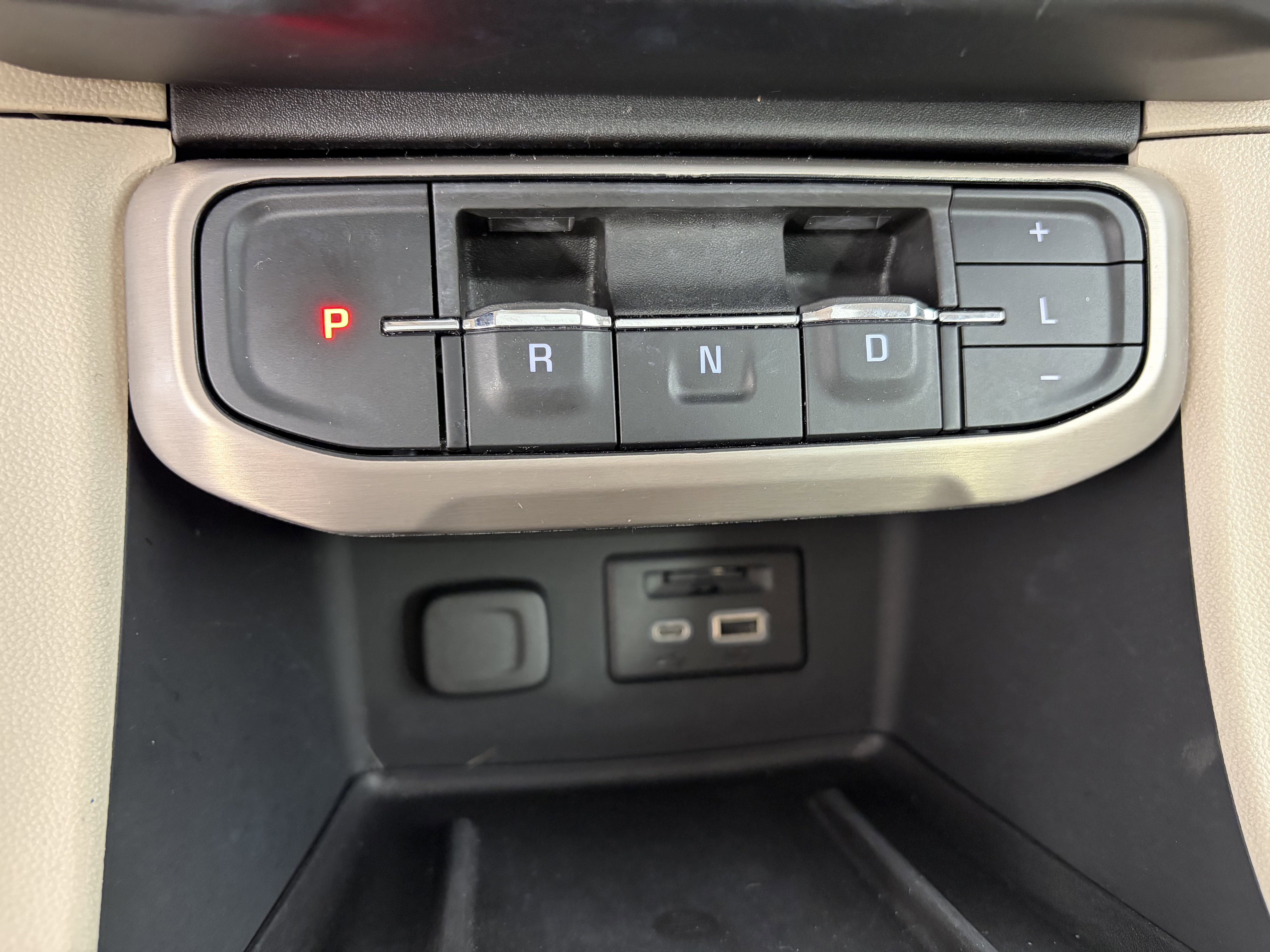 Used 2022 GMC Acadia Denali w/ Denali Ultimate Package AWD/4WD image 27