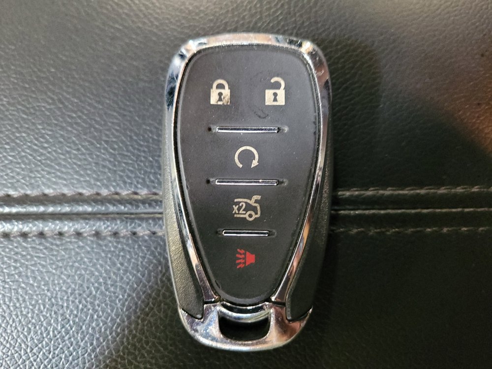 Used 2023 Chevrolet Malibu LT FWD image 32