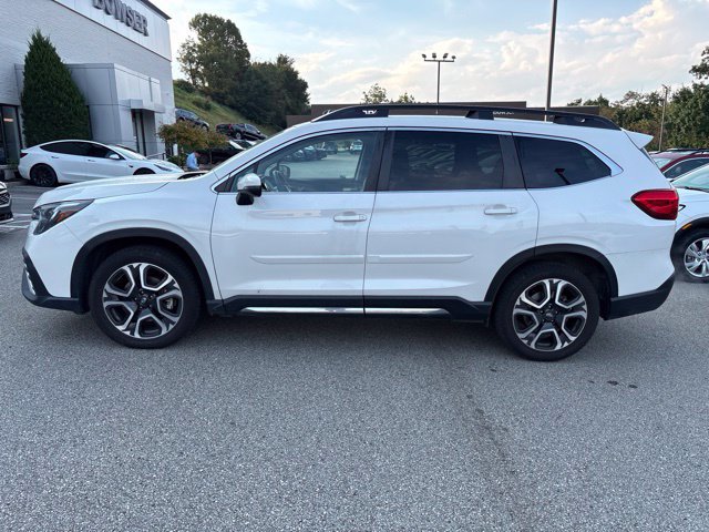 Used 2023 Subaru Ascent Limited AWD/4WD image 2