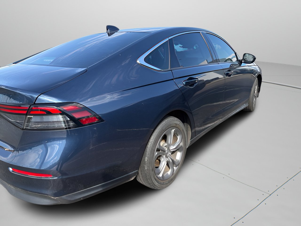 Used 2024 Honda Accord EX image 9
