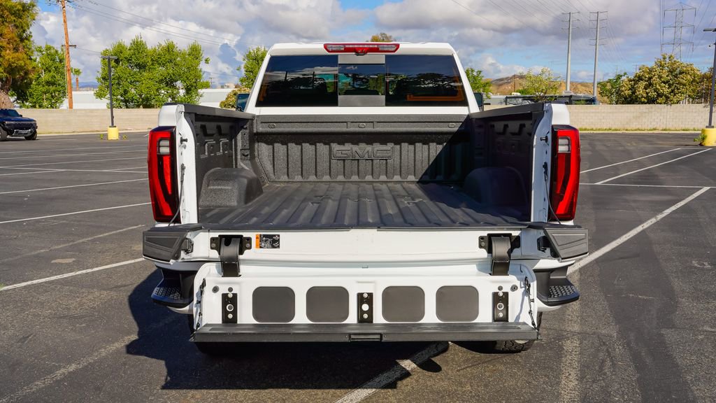 New 2026 GMC Sierra 2500 Denali w/ Denali Reserve Package AWD/4WD image 10