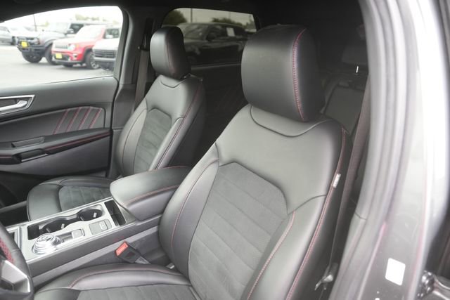 Used 2022 Ford Edge ST-Line image 10