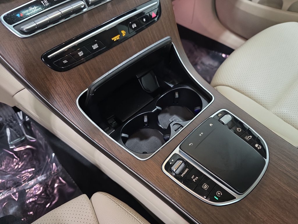 Used 2022 Mercedes-Benz GLC 300 4MATIC image 25