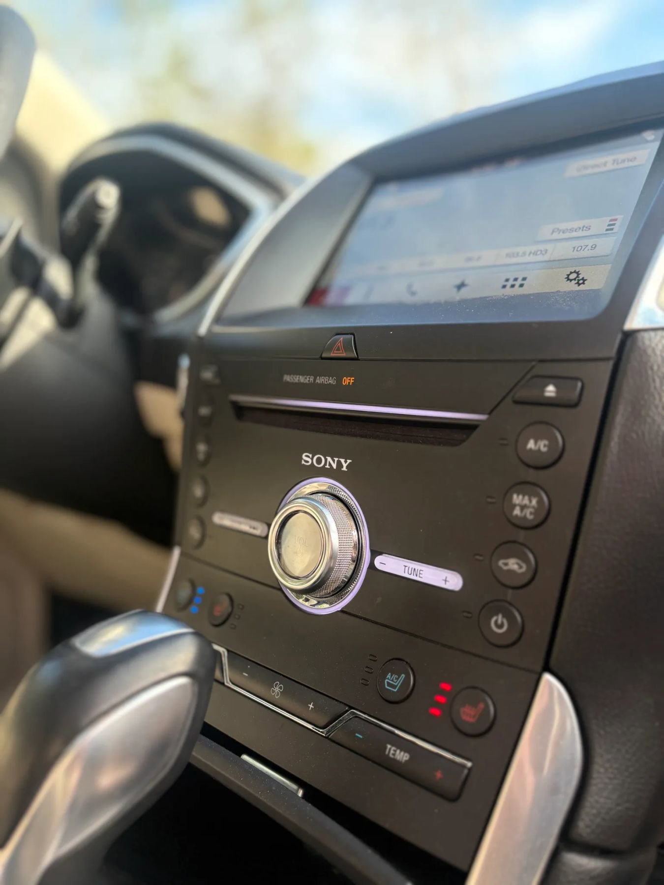 Used 2018 Ford Edge Titanium w/ Equipment Group 301A FWD image 22