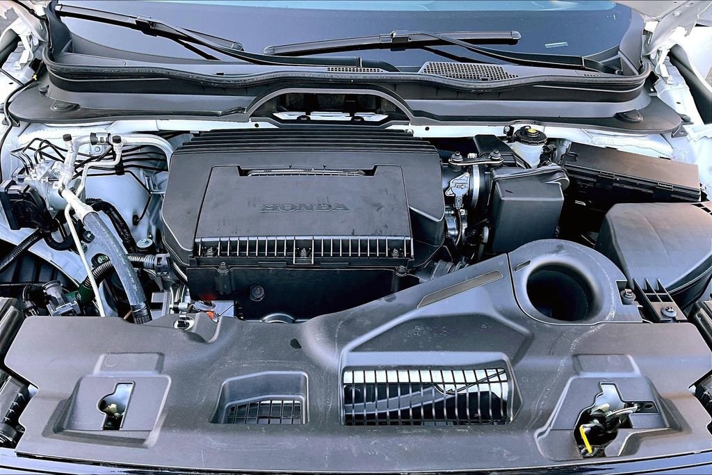 Certified 2025 Honda Pilot TrailSport image 24