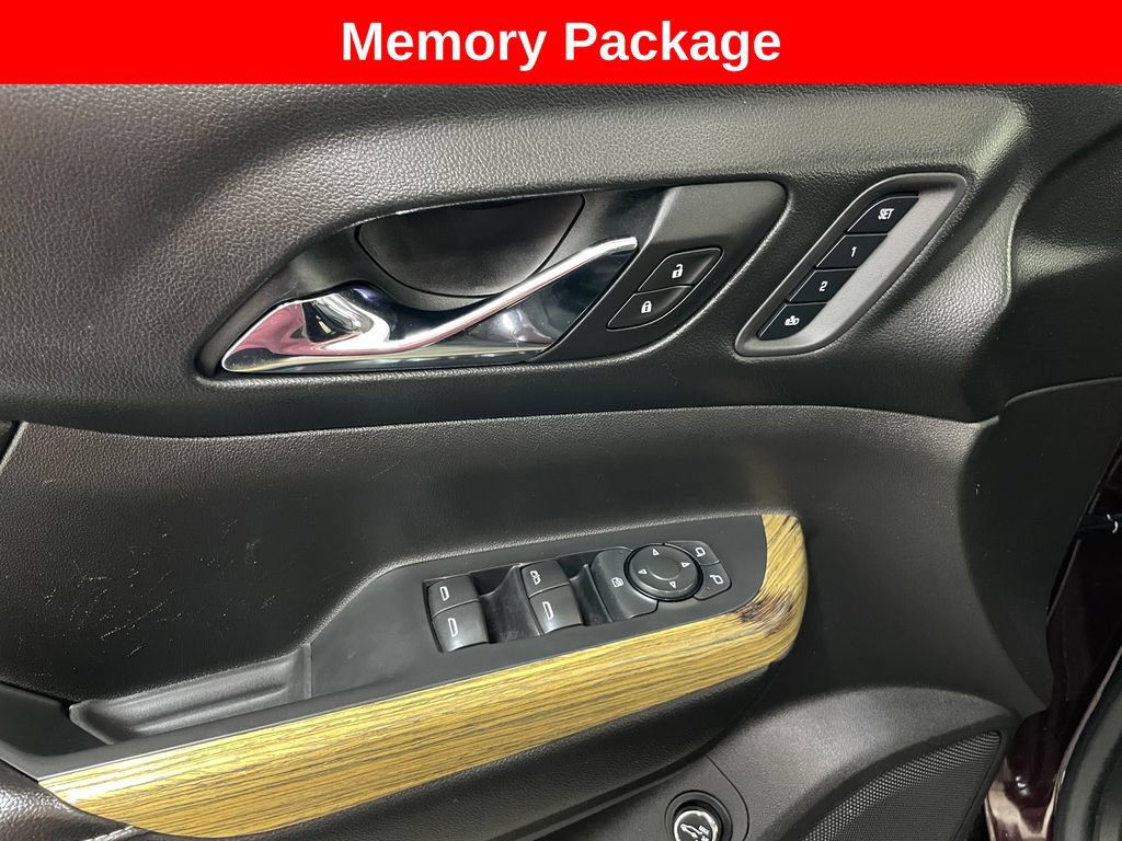 Used 2017 GMC Acadia Denali w/ Technology Package FWD image 10