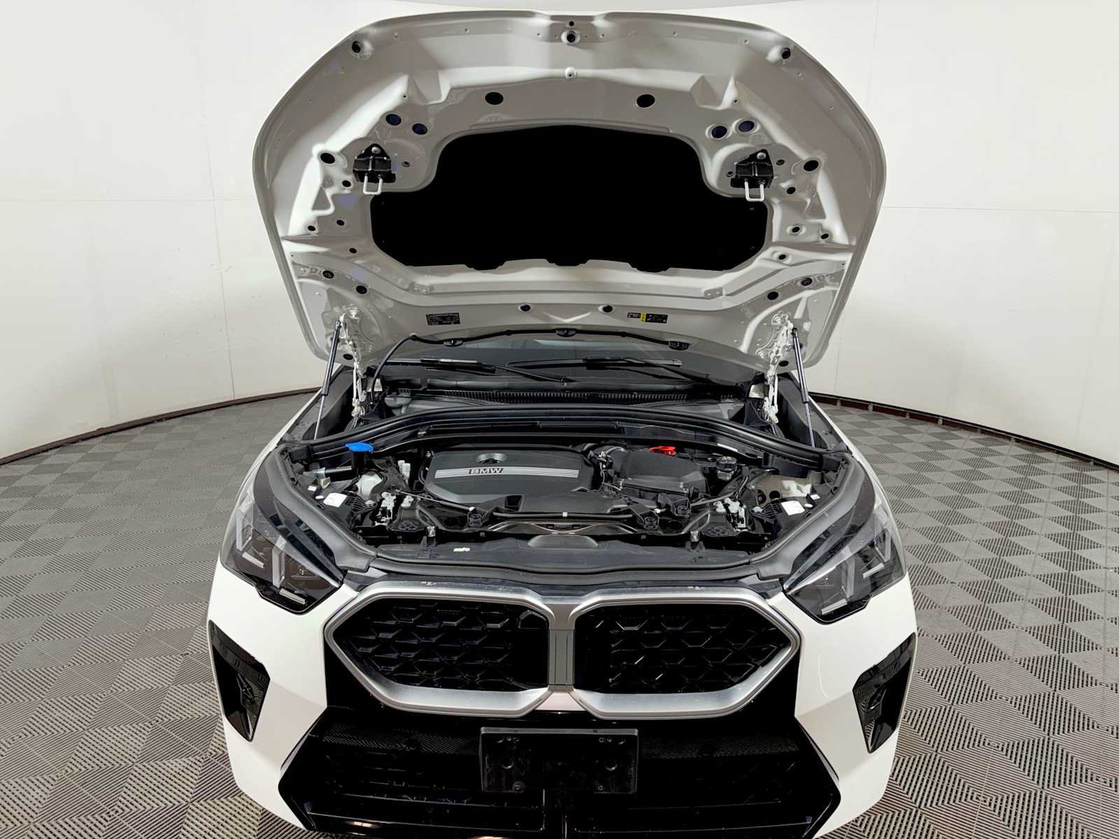 Used 2026 BMW X2 xDrive28i w/ M Sport Package AWD/4WD image 31