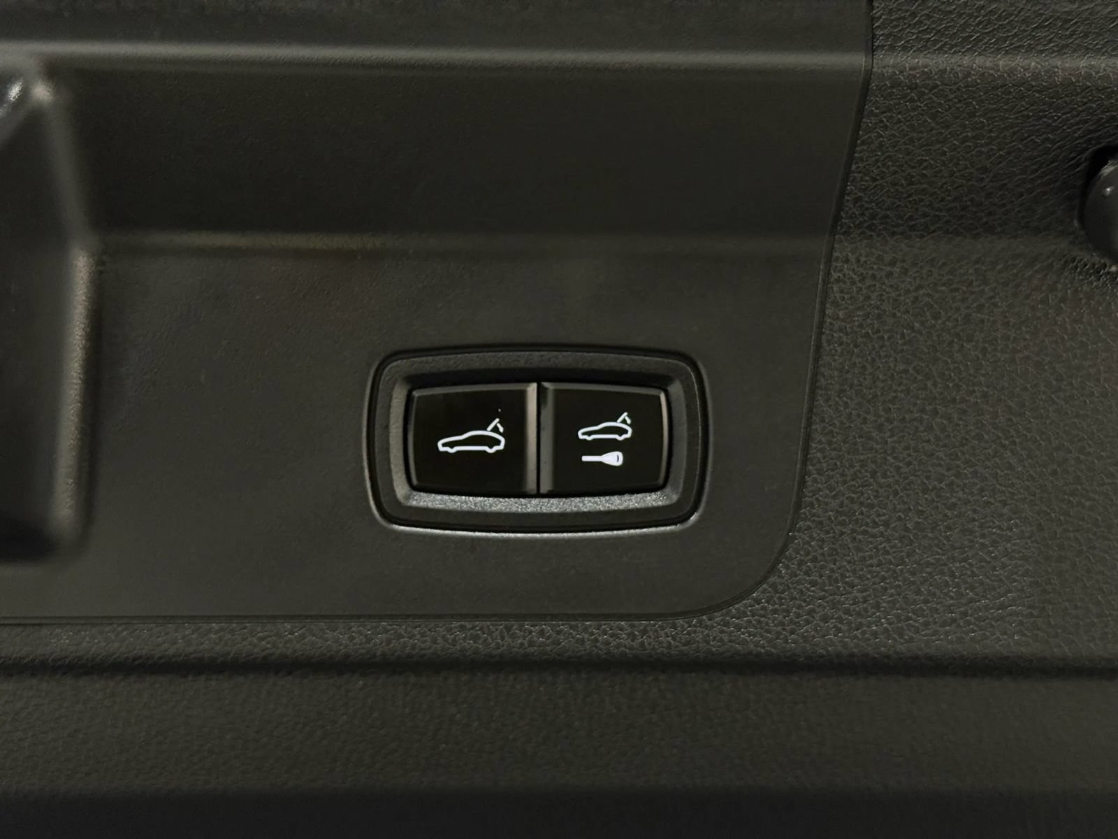 Used 2023 Porsche Panamera 4 Platinum Edition AWD/4WD image 73