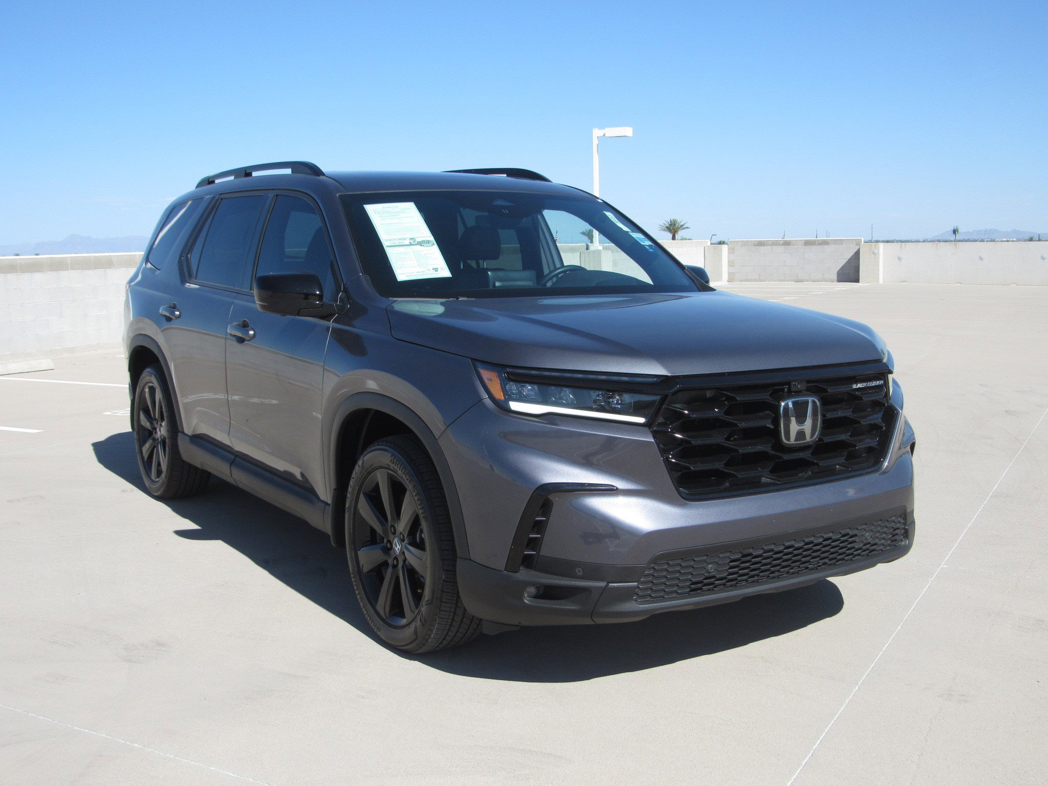 Used 2025 Honda Pilot Black Edition image 2