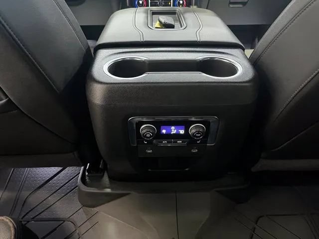 Used 2023 Chevrolet Suburban High Country AWD/4WD image 25