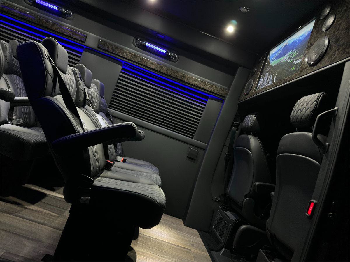 Used 2024 Mercedes-Benz Sprinter 3500 image 24