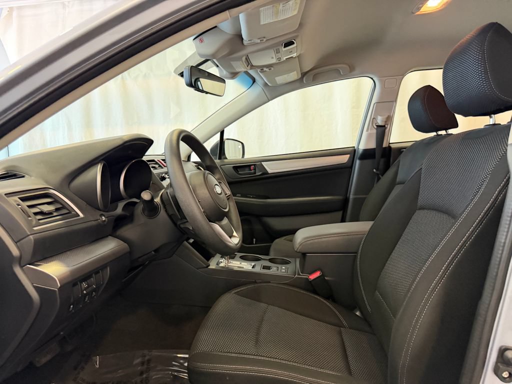 Used 2019 Subaru Outback 2.5i AWD/4WD image 5