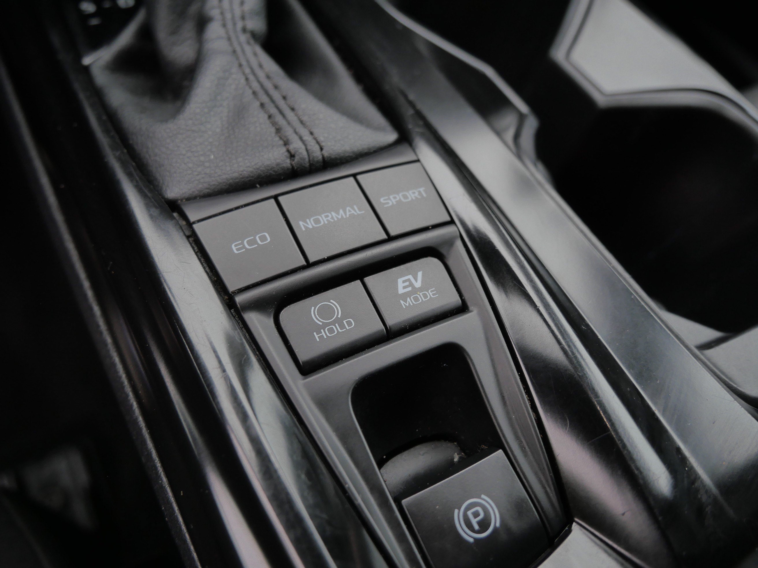 Certified 2025 Toyota Camry LE FWD image 33