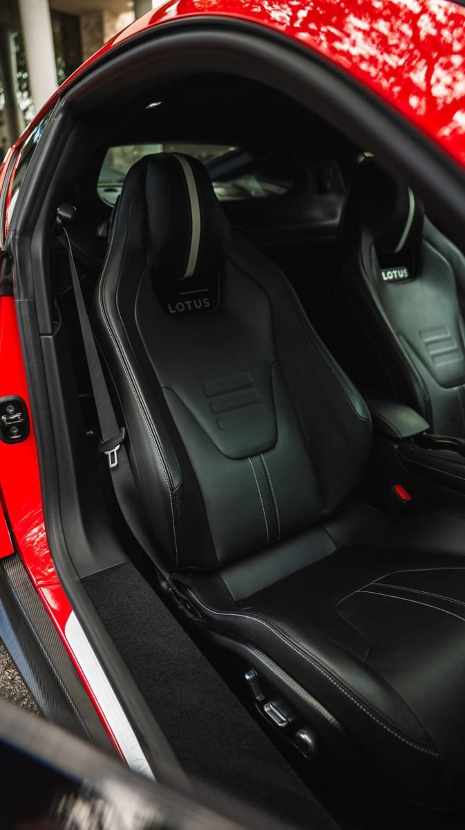 Used 2025 Lotus Emira RWD image 28