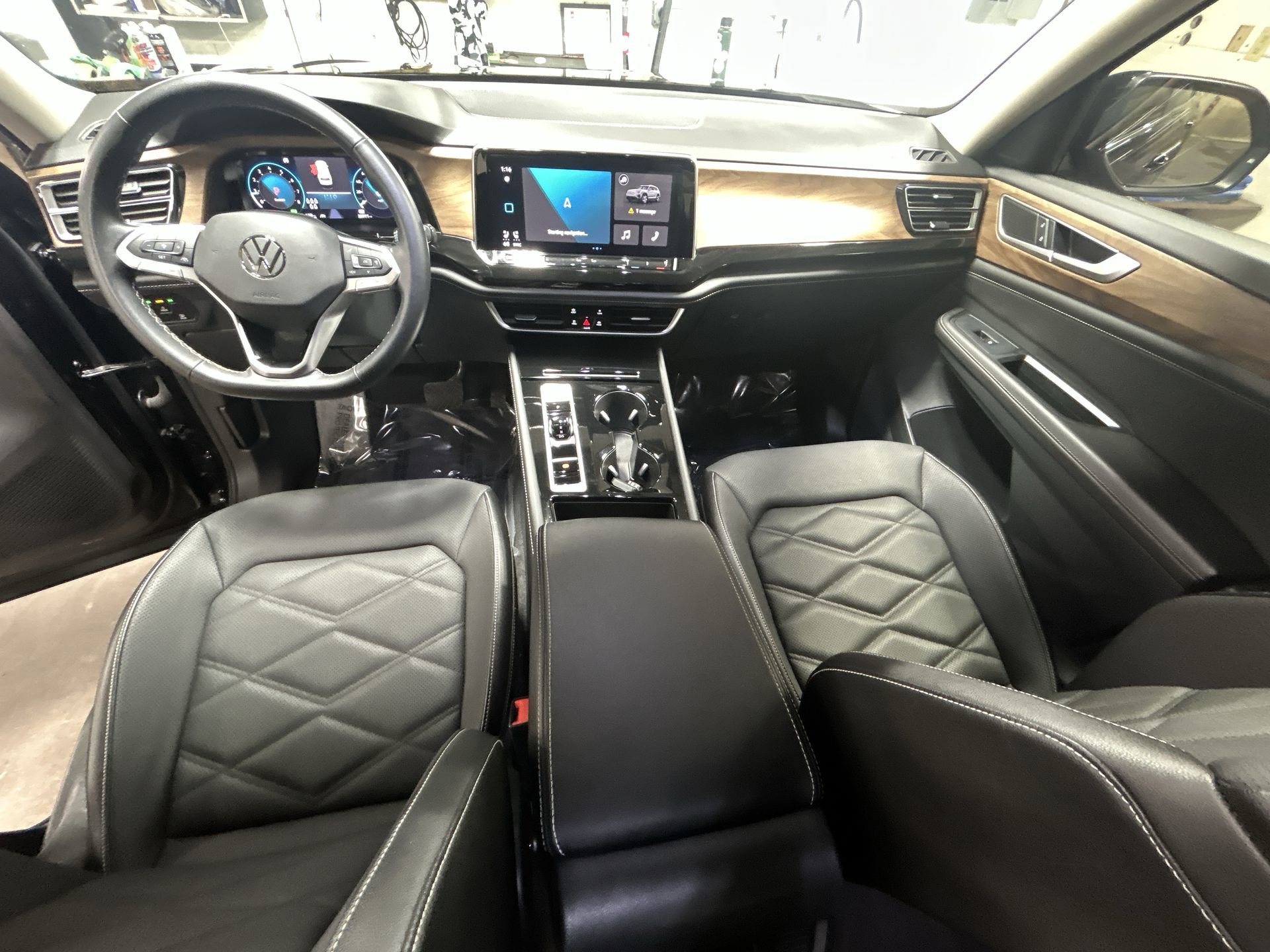Used 2025 Volkswagen Atlas SE image 21