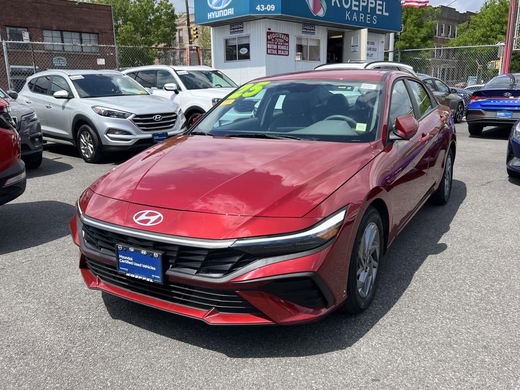 Certified 2025 Hyundai Elantra Hybrid FWD image 4