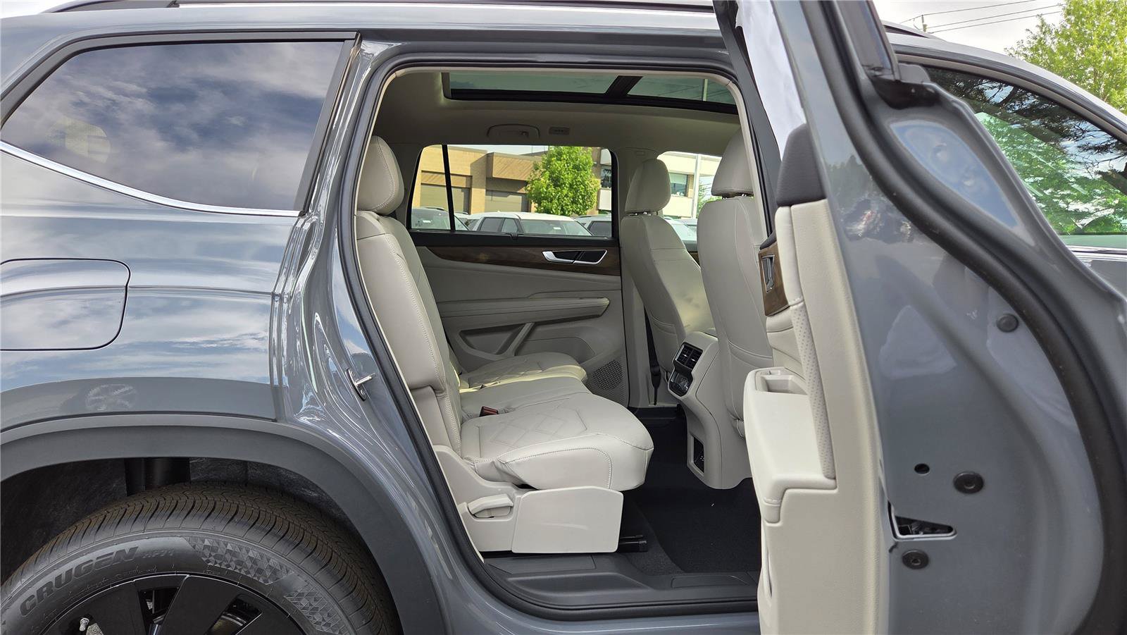 New 2026 Volkswagen Atlas SE FWD image 33