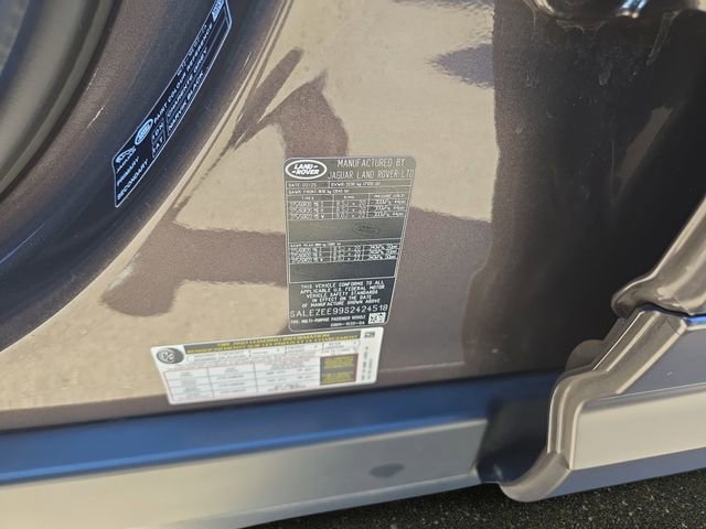 Used 2025 Land Rover Defender 110 image 36