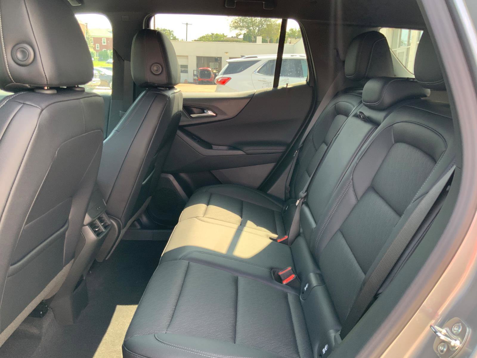 New 2026 Chevrolet Equinox LT w/ Convenience Package II image 11