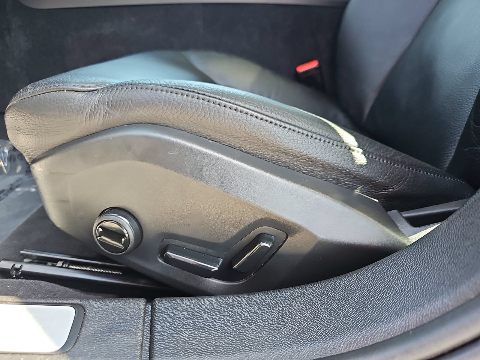 Used 2024 Volvo S60 B5 Plus FWD image 27