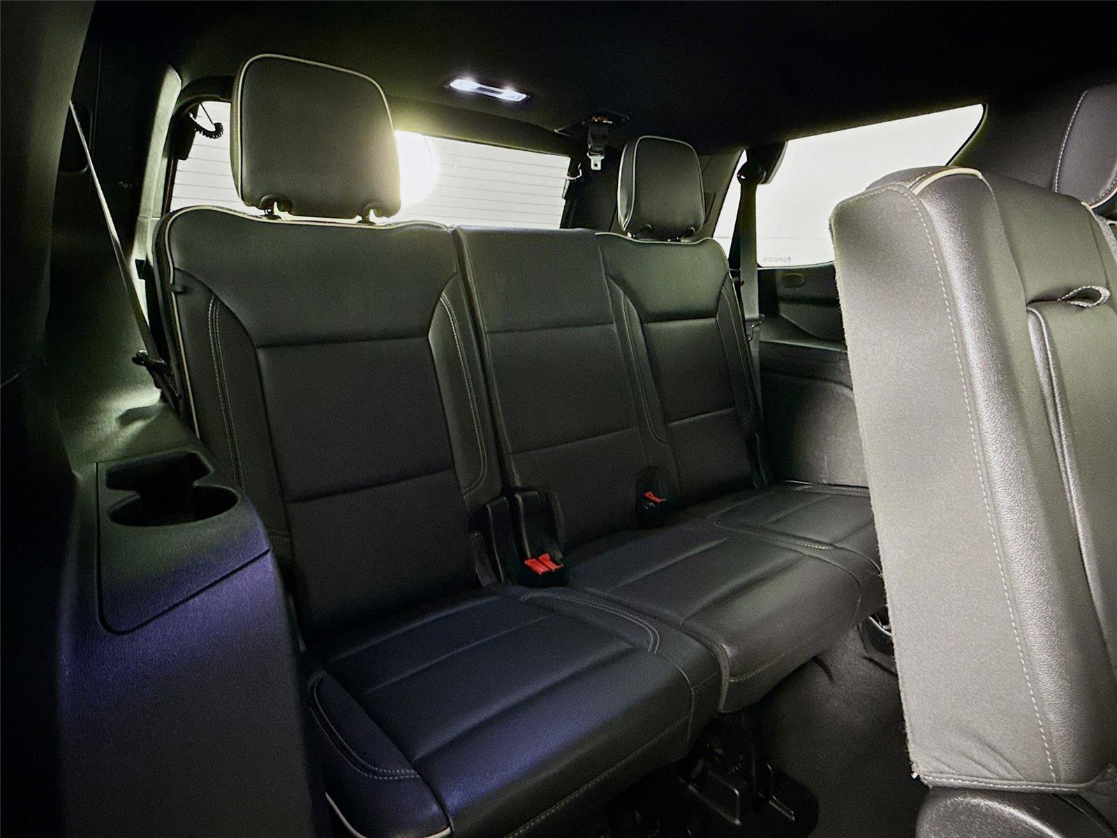 Used 2024 GMC Yukon SLT image 27