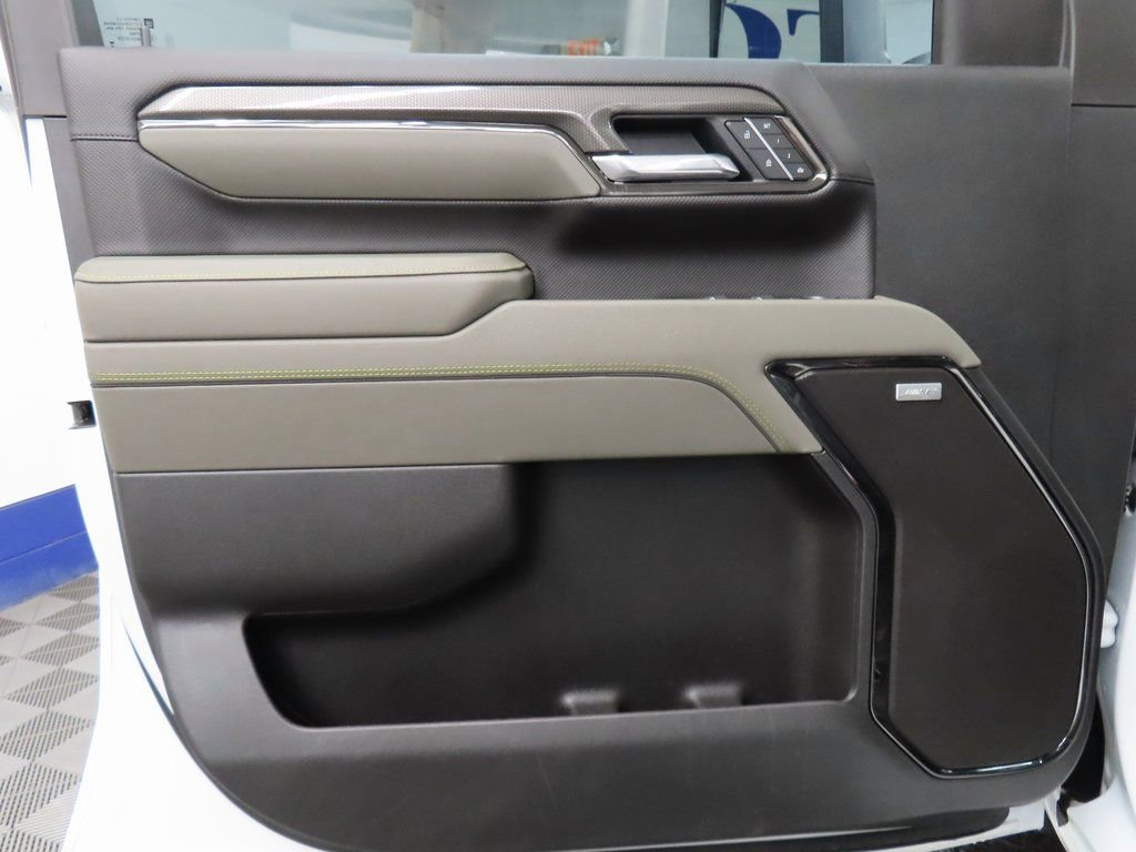 Used 2025 Chevrolet Silverado 2500 ZR2 w/ Technology Package image 56