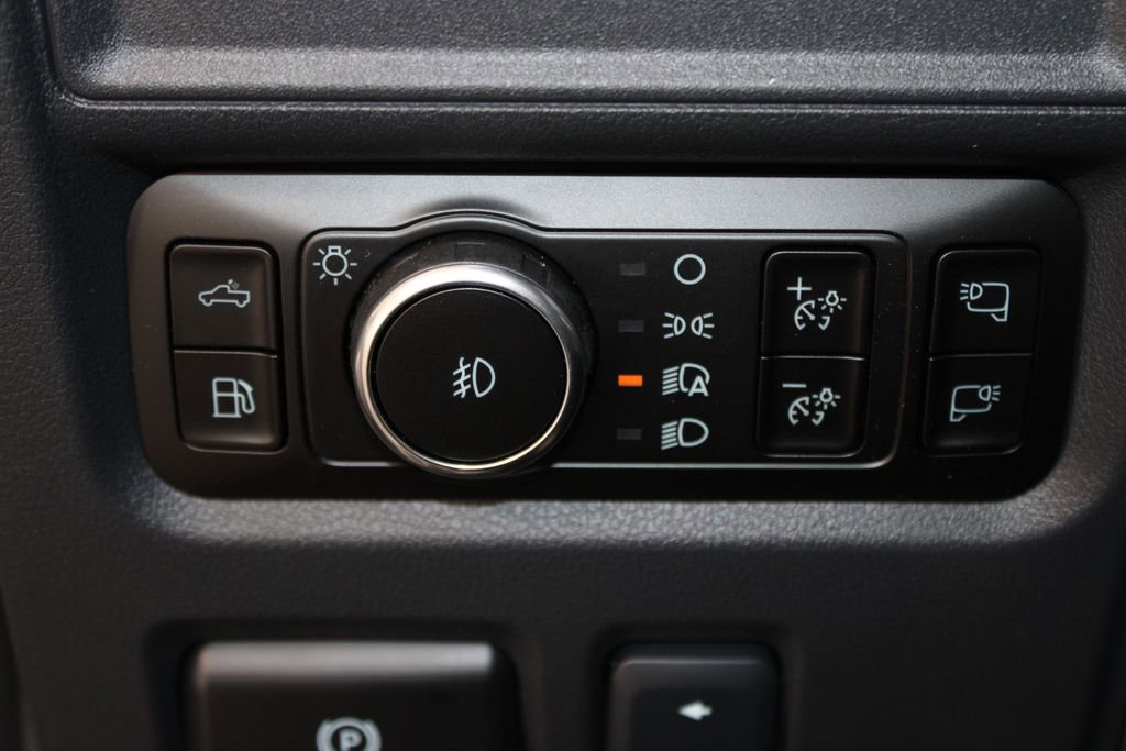 New 2025 Ford F150 Platinum w/ Equipment Group 702A High image 40