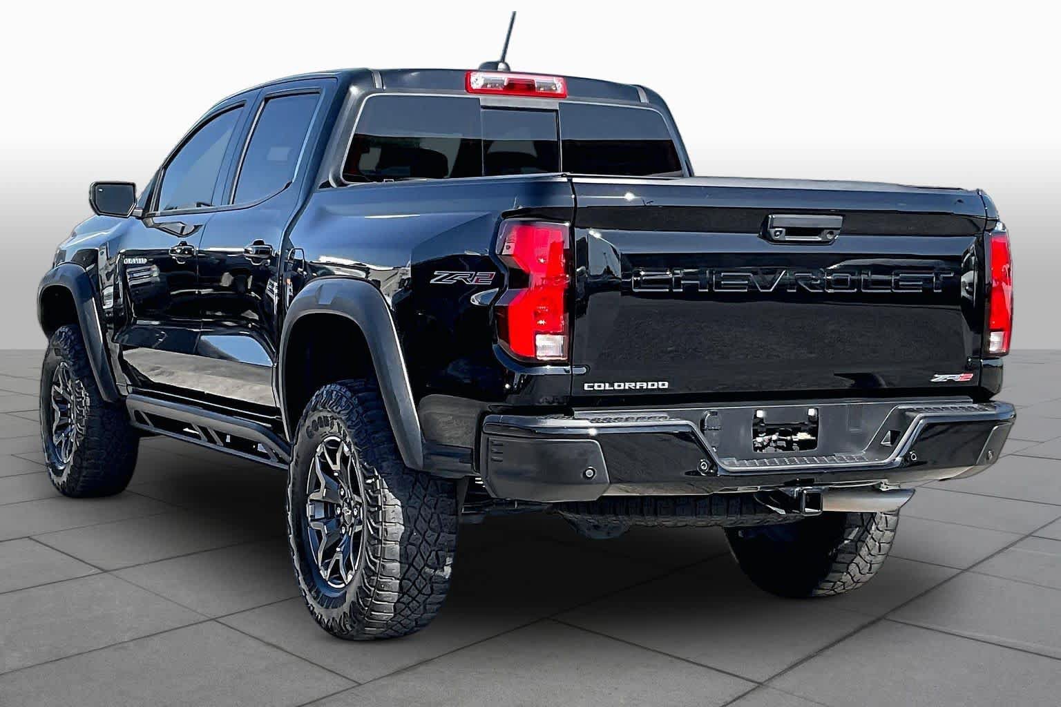 Used 2024 Chevrolet Colorado ZR2 w/ Technology Package AWD/4WD image 12