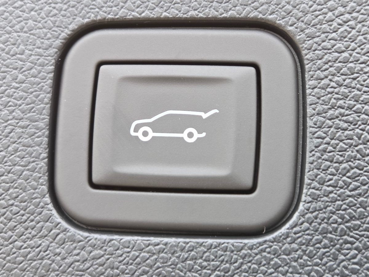New 2027 Chevrolet Equinox RS FWD image 21