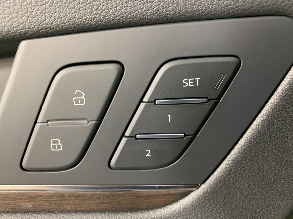 Used 2024 Audi Q5 e Premium Plus image 17