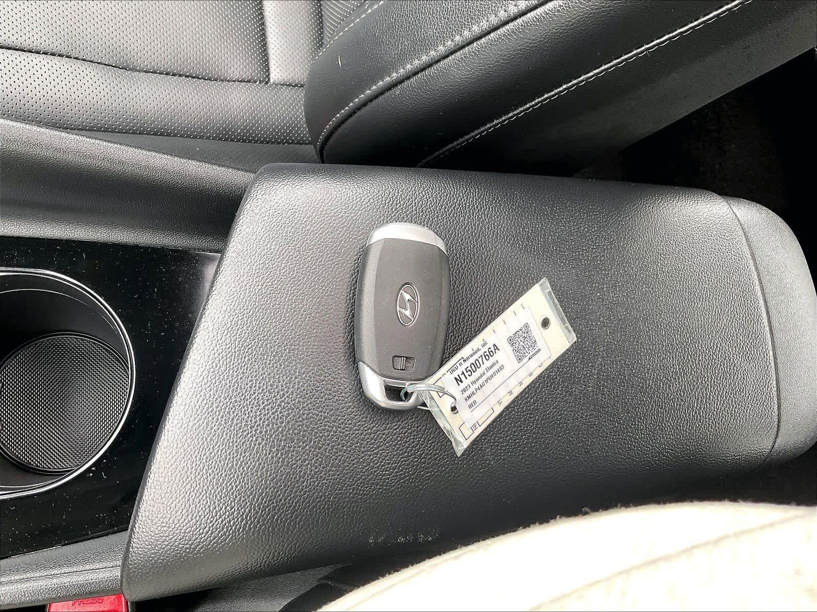 Certified 2023 Hyundai Elantra Limited FWD image 31