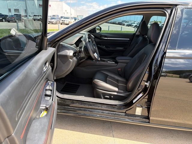 Used 2023 Nissan Altima 2.5 SR AWD/4WD image 18