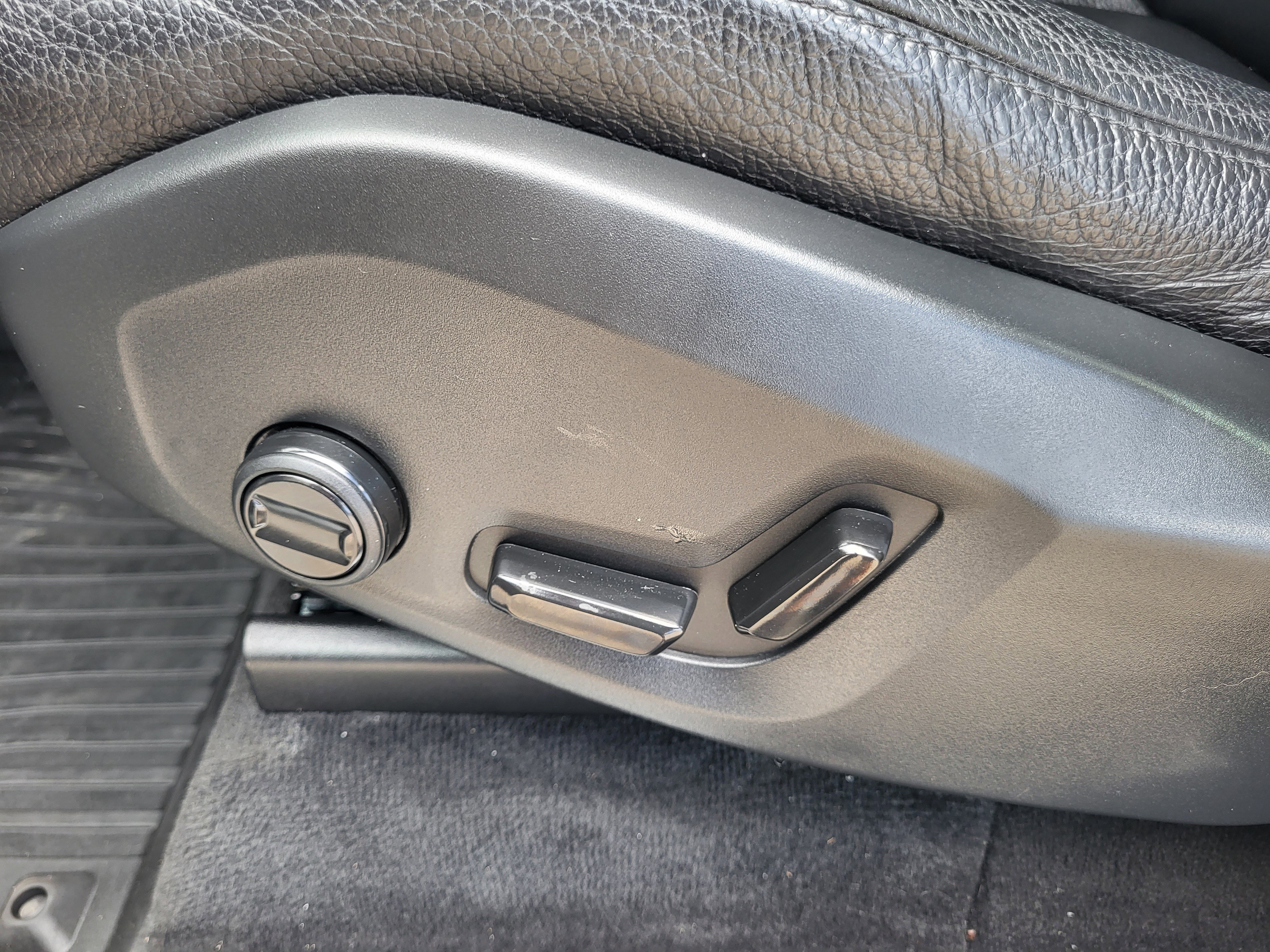 Certified 2023 Volvo XC90 T8 Plus w/ Protection Package Premier image 12