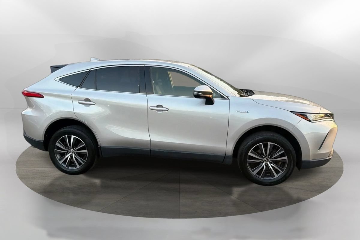 Used 2021 Toyota Venza LE AWD/4WD image 6