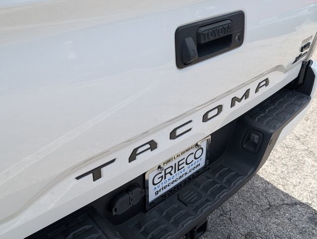Used 2022 Toyota Tacoma TRD Sport w/ Technology Package image 15