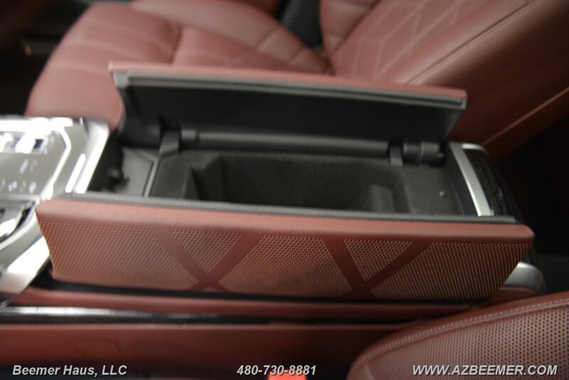Used 2025 BMW 750e xDrive w/ Premium Package AWD/4WD image 34