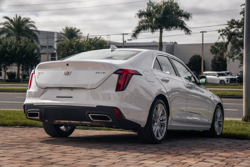 Used 2026 Cadillac CT4 Premium Luxury RWD image 5
