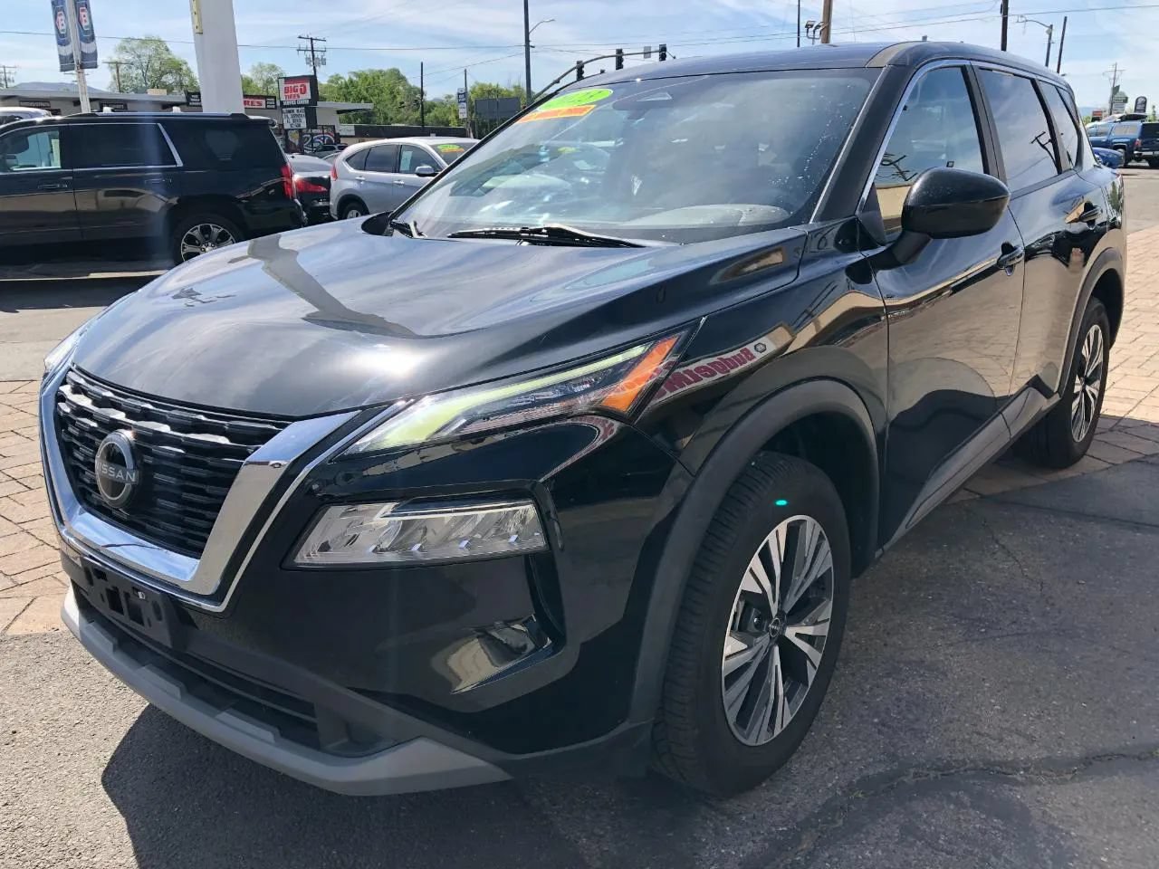 Used 2023 Nissan Rogue SV AWD/4WD image 6