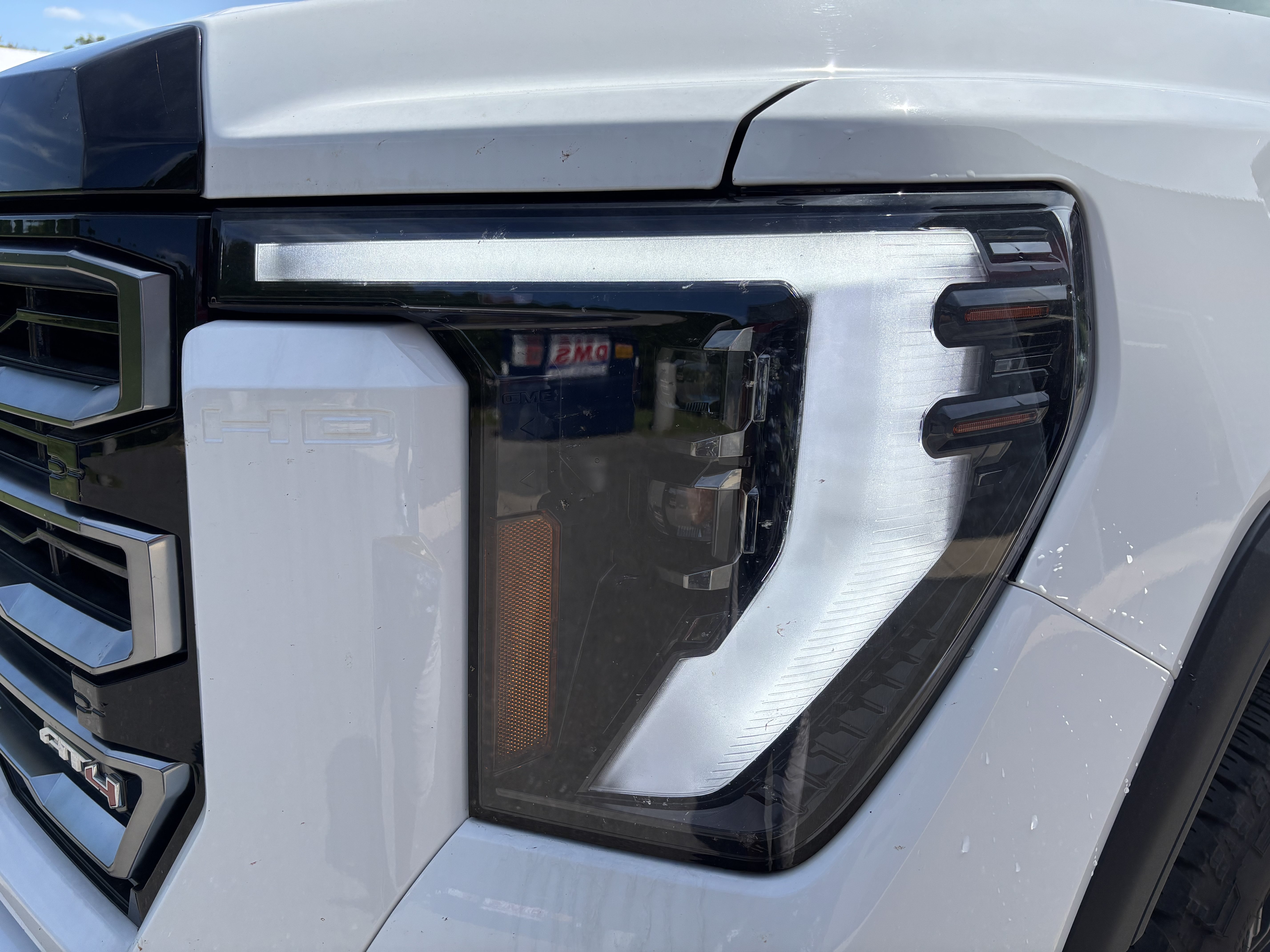 Used 2025 GMC Sierra 2500 AT4 AWD/4WD image 9