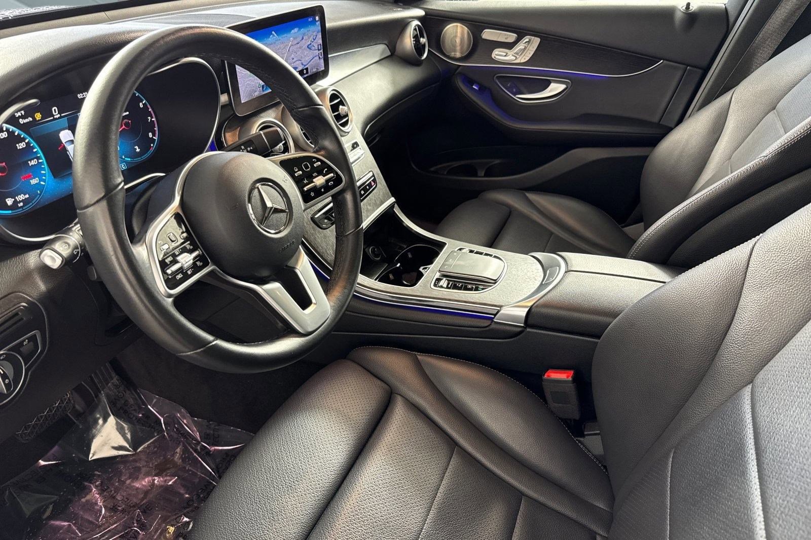 Used 2021 Mercedes-Benz GLC 300 4MATIC image 4