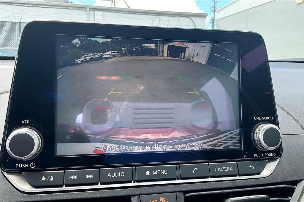 Used 2025 Nissan Altima 2.5 SV FWD image 13