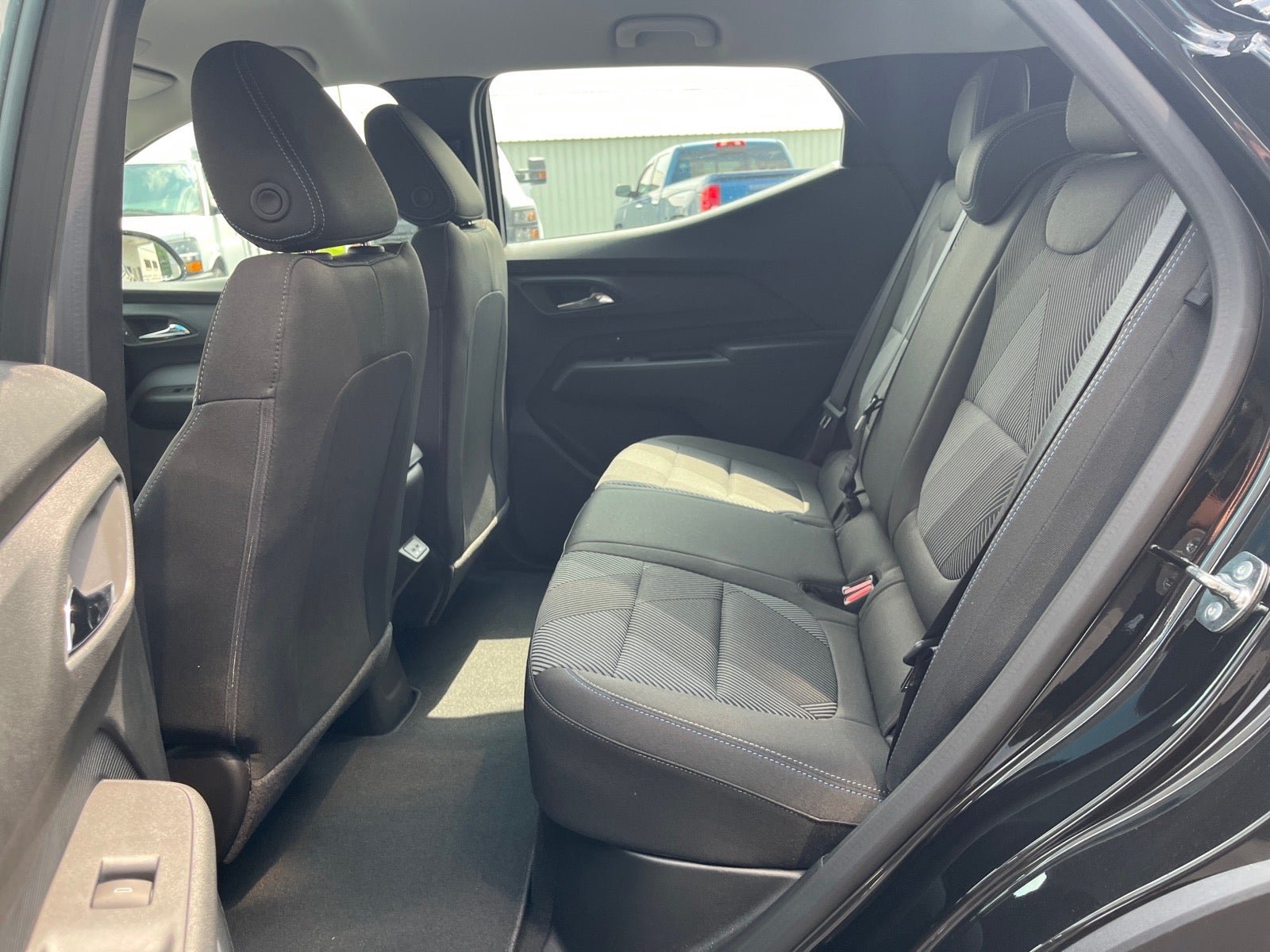 New 2027 Chevrolet Bolt LT w/ Comfort Package FWD image 29