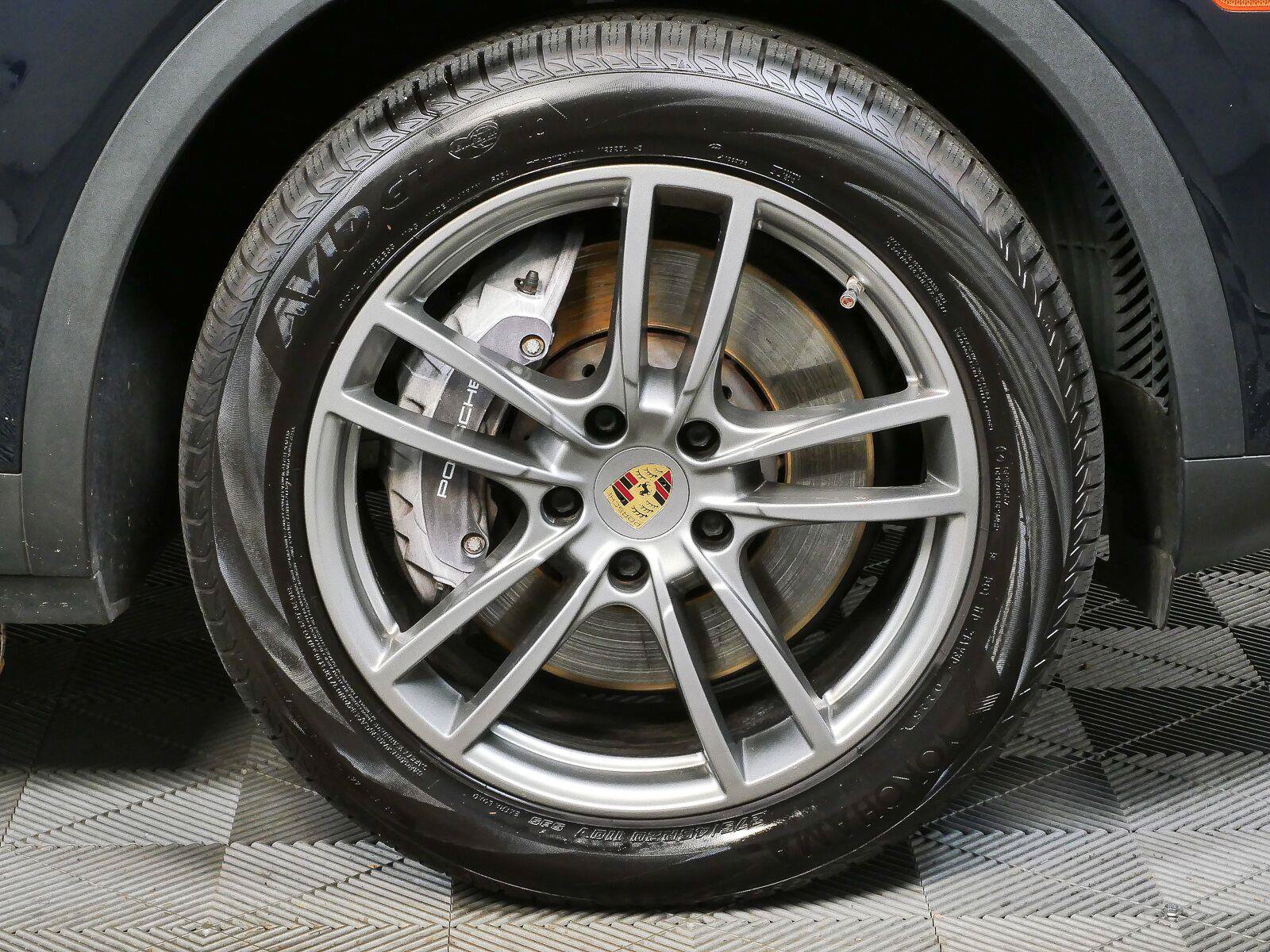Certified 2021 Porsche Cayenne AWD/4WD image 40