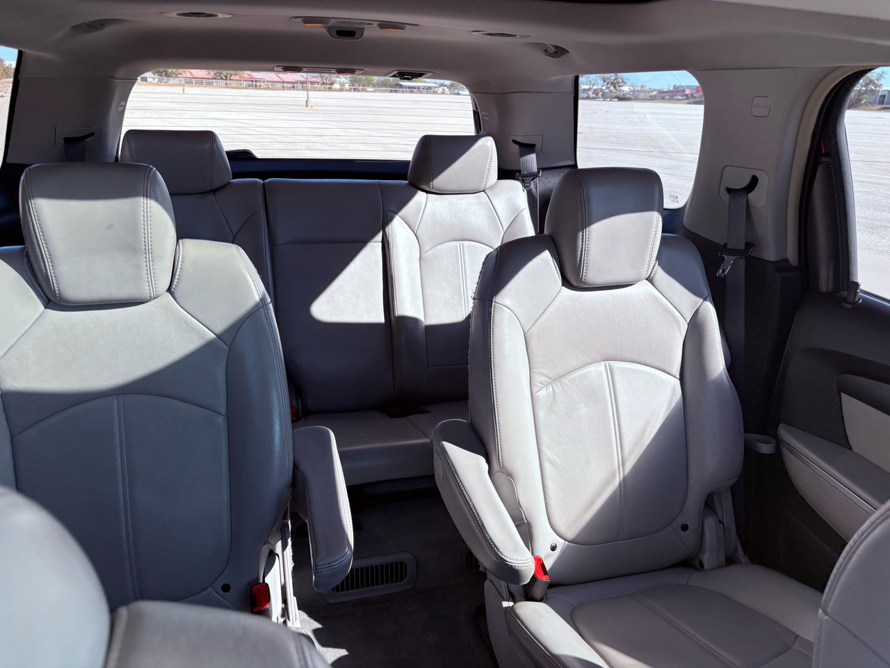 Used 2008 GMC Acadia SLT w/ Luxury Package image 17