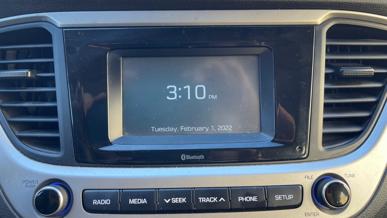 Used 2020 Hyundai Accent SE FWD image 12
