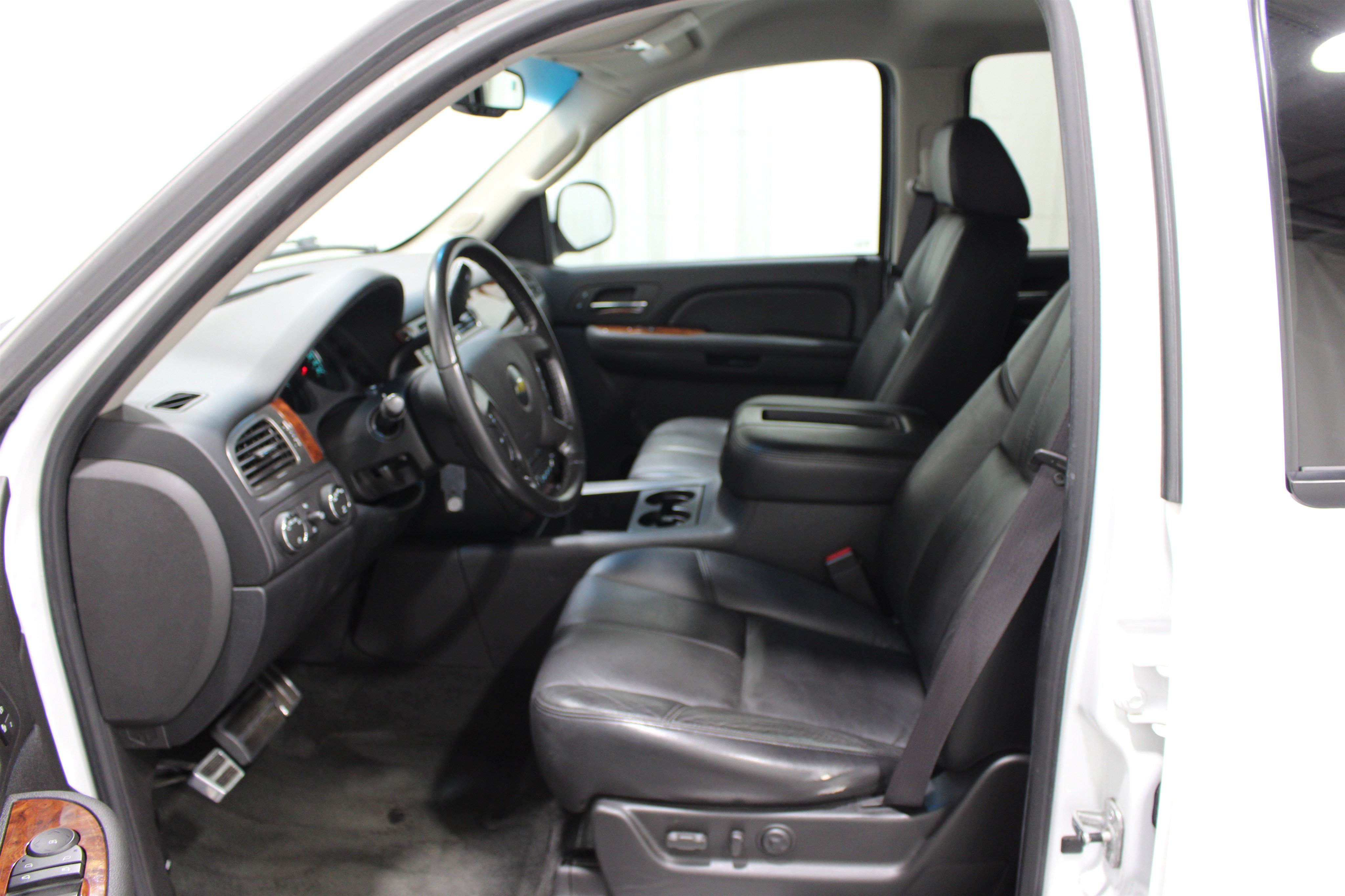 Used 2007 Chevrolet Avalanche LTZ w/ LTZ Preferred Equipment Group AWD/4WD image 3
